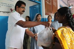 ഓണം കിറ്റ് വിതരണം