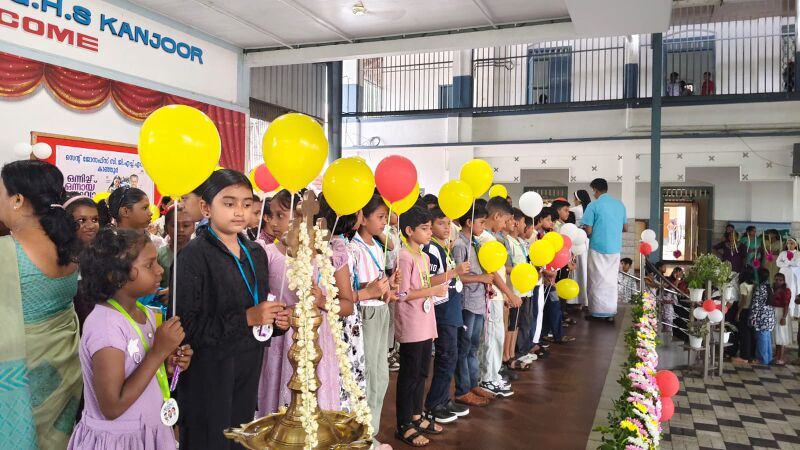 പ്രമാണം:25045-opening day3.jpg