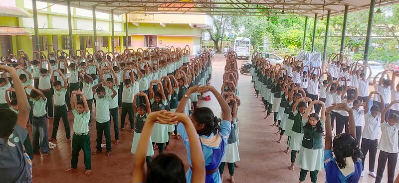 പ്രമാണം:34013Yogaday 25b.jpg