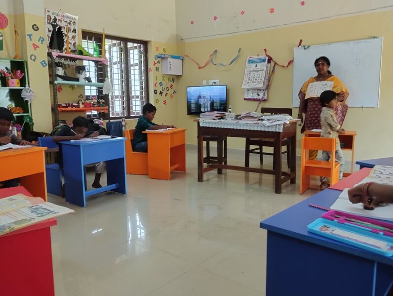 പ്രമാണം:36456 16 class 1.jpg