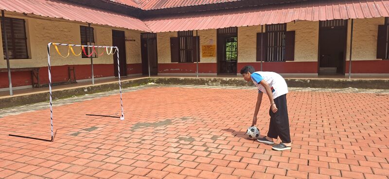 പ്രമാണം:38077-PTA-GOAL2026-Goal Kick5.jpg