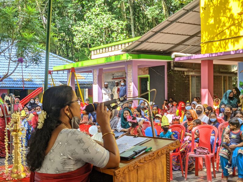 പ്രമാണം:Praveshanolsavamedanila142547.jpg