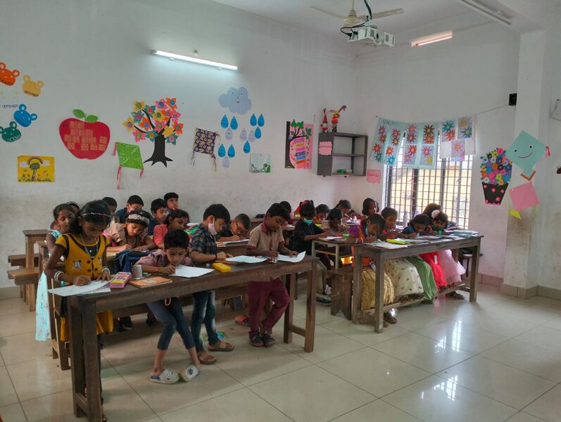 പ്രമാണം:Smart class room.jpeg