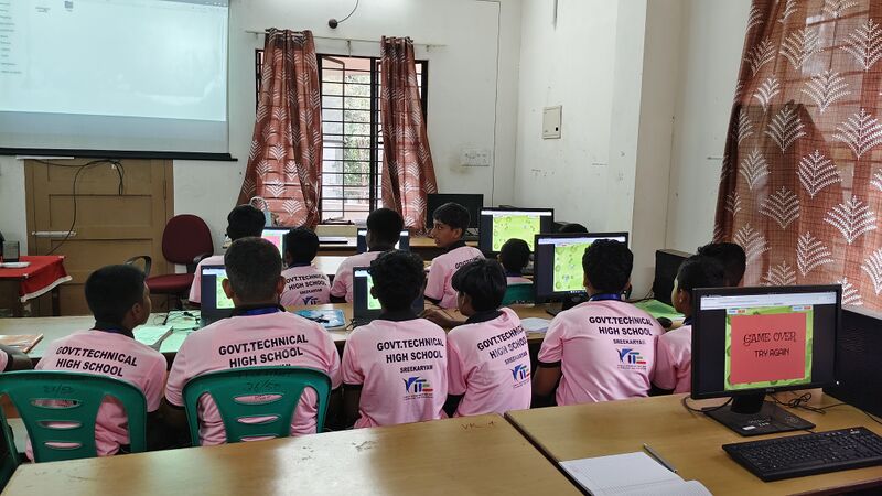 പ്രമാണം:ക്യാമ്പ് 31.jpg