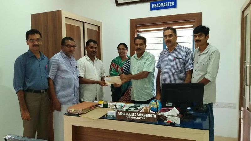 പ്രമാണം:19015-overcoat news1.jpg