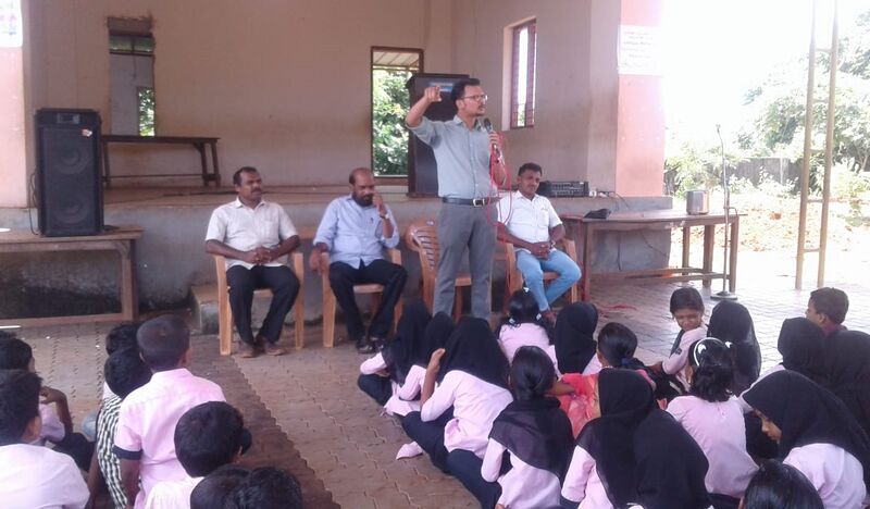 പ്രമാണം:19833 doctors 2.jpg