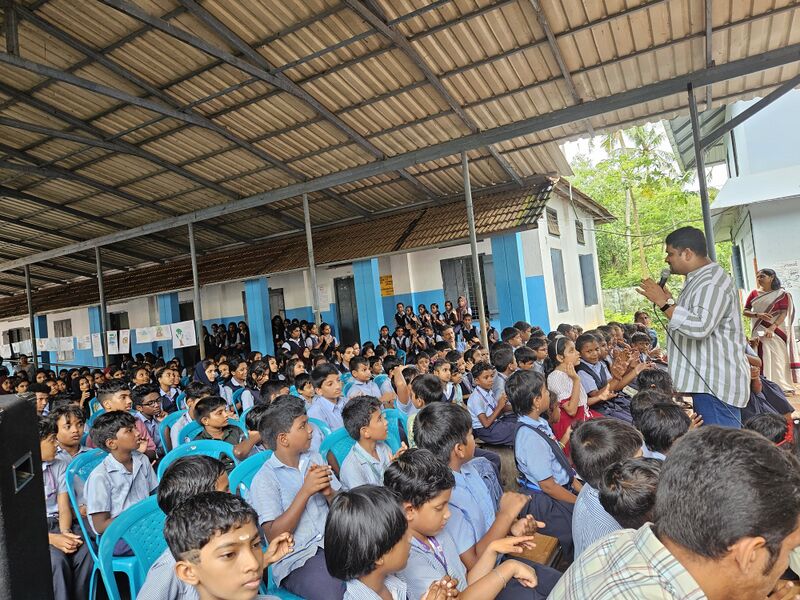 പ്രമാണം:25059 EKM Vidyarangam 2.jpg