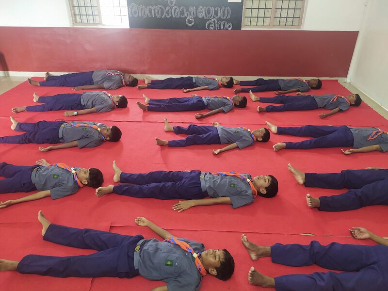 പ്രമാണം:26076 yoga day.jpg