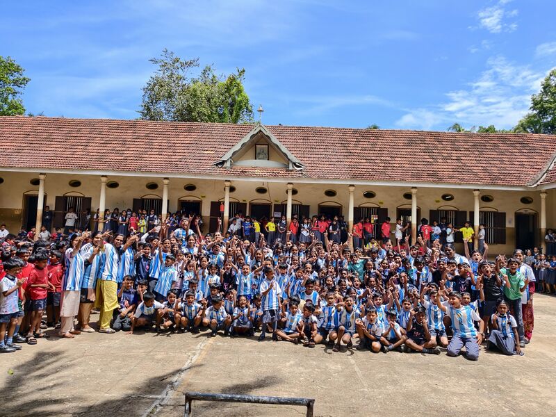 പ്രമാണം:26341-EKM-GOAL 2026-TEAM SET.jpg