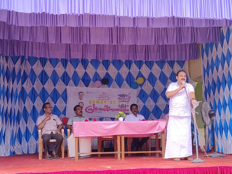 പ്രമാണം:36015 praveshanolsavam2.jpg