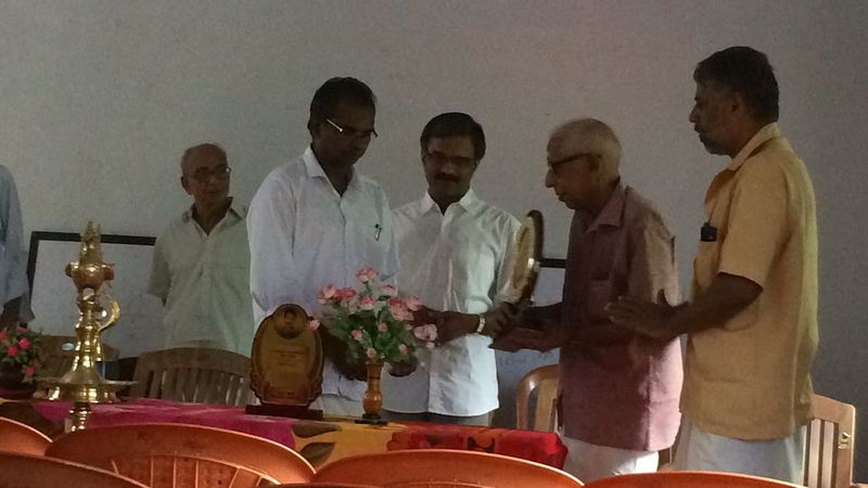 പ്രമാണം:39047 retire.jpg