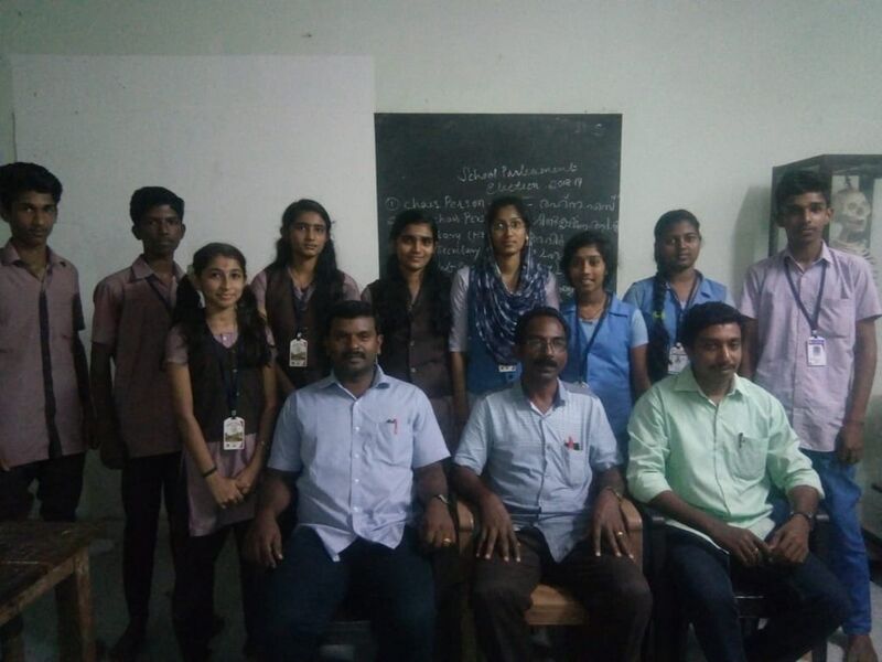 പ്രമാണം:44055 election leaders.jpg