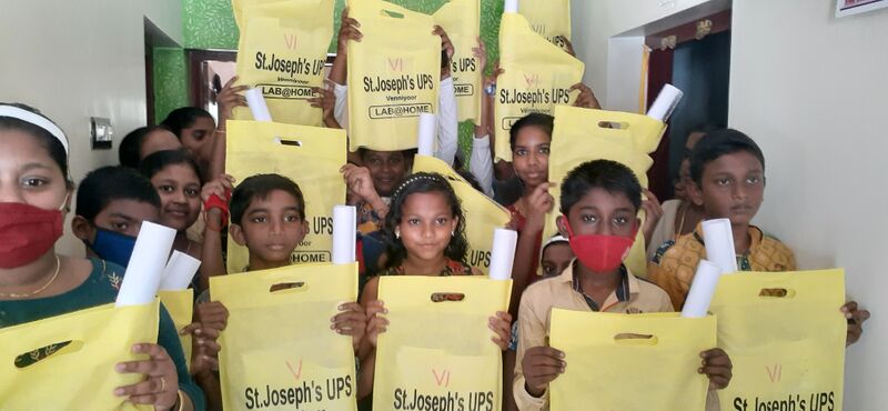 പ്രമാണം:44253lab@home st.joseph's venniyoor.jpg