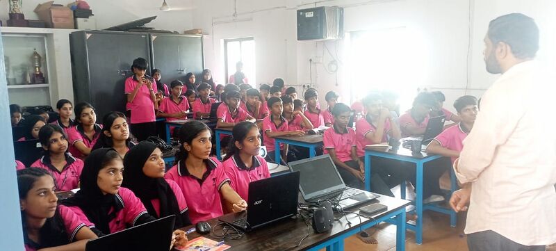 പ്രമാണം:11053 inaguration2.jpg