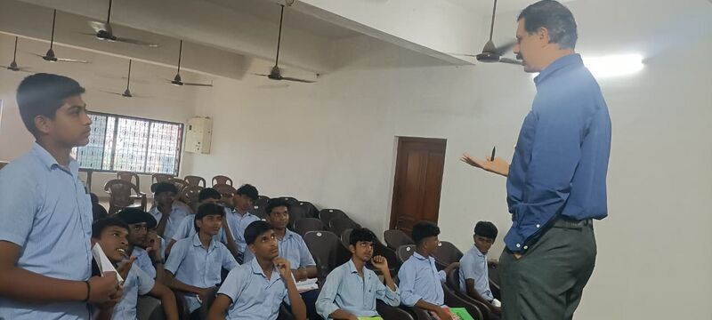 പ്രമാണം:21060 khs ai2.jpg