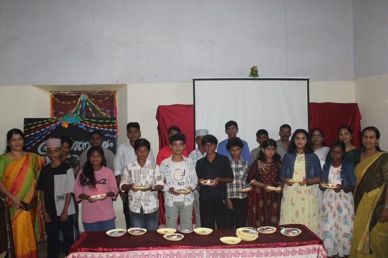 പ്രമാണം:32049-pravesanolsavam 2.jpg