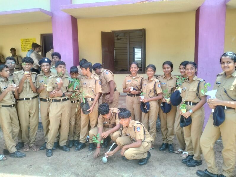 പ്രമാണം:35051 00002.jpg