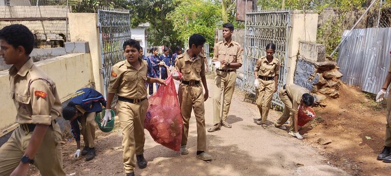 പ്രമാണം:37001 Malinyamuktha Cambain-5.jpg