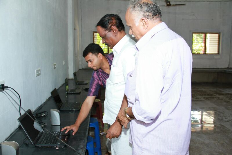 പ്രമാണം:42019 it lab hsst.jpg