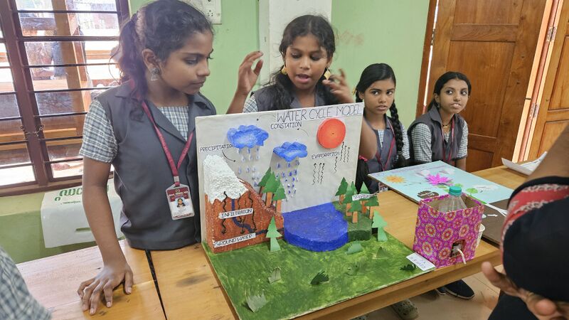 പ്രമാണം:43078-science fair 4.jpg