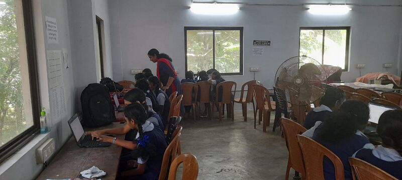 പ്രമാണം:P1507509 3.jpeg