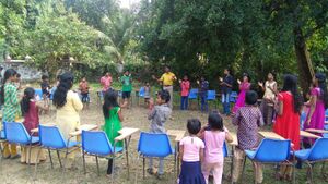 ആടാം പാടാം.jpg