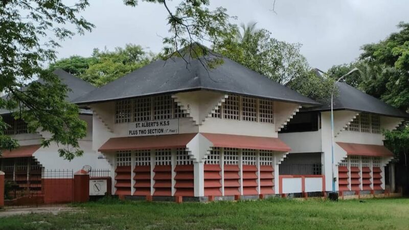 പ്രമാണം:07062 PlusTwo Section.jpg