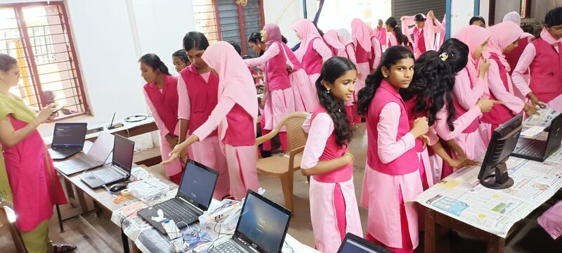 പ്രമാണം:11006 software installation.jpg