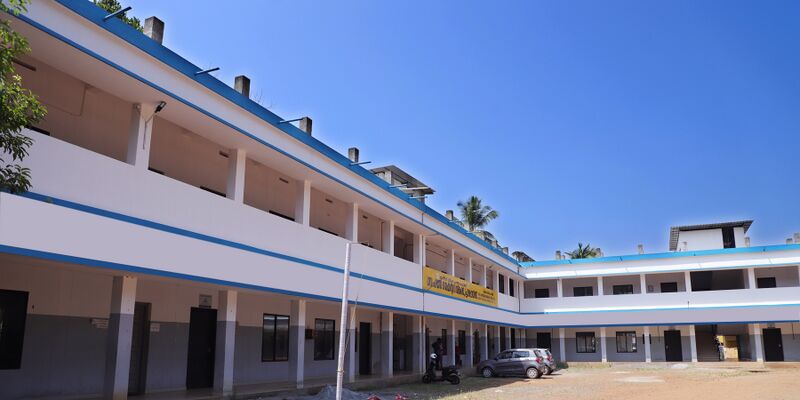 പ്രമാണം:13096-SCHOOL BUILDING.JPG