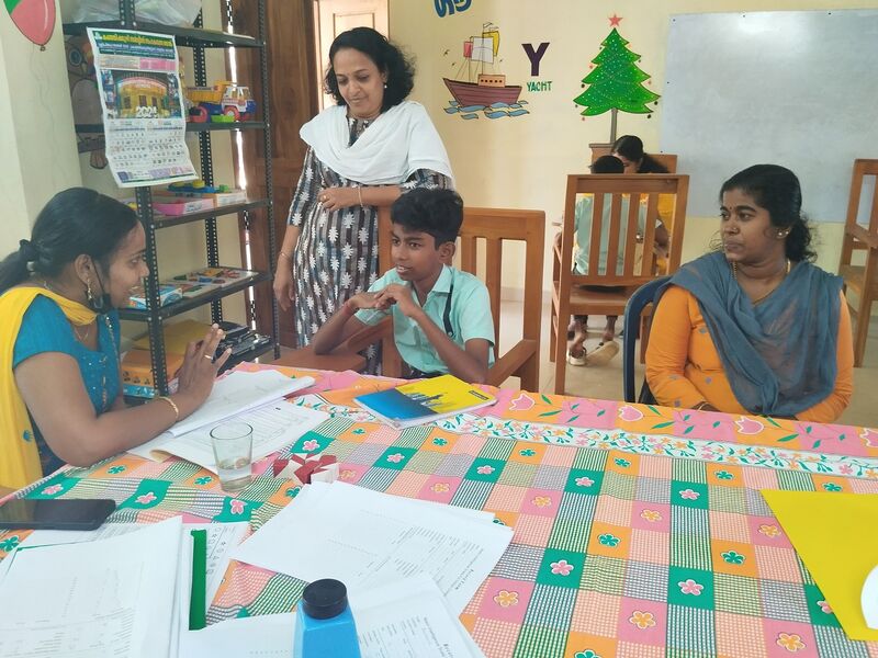 പ്രമാണം:34013MIS sld2.jpg