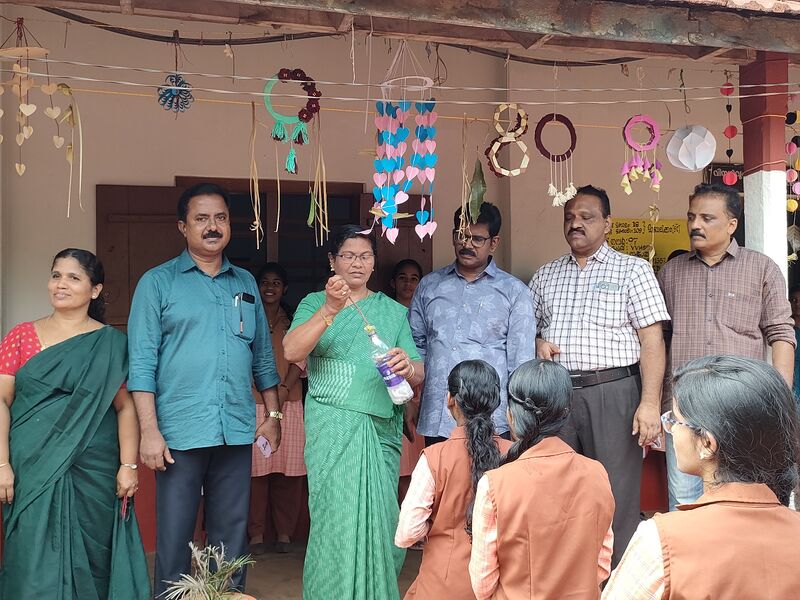 പ്രമാണം:36035 ed1.jpg