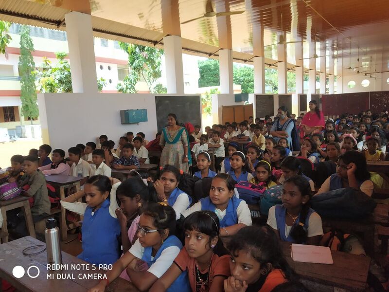 പ്രമാണം:44018 ed23 5.jpg