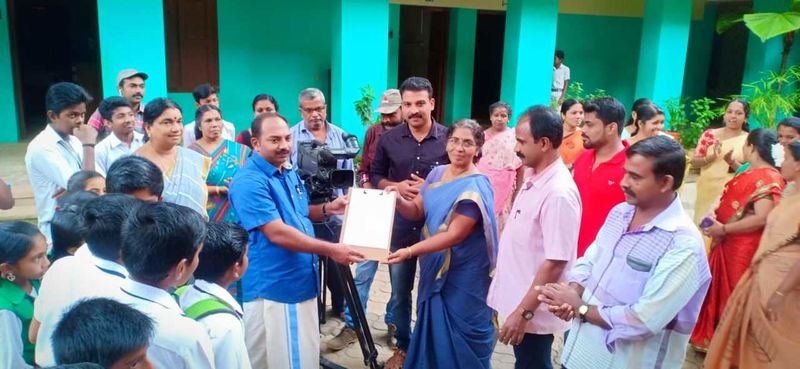 പ്രമാണം:44050 19 56.jpg