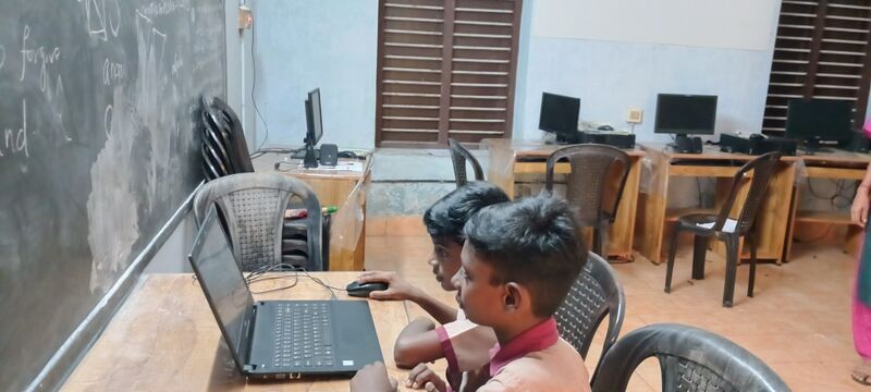 പ്രമാണം:45362 lab.jpg