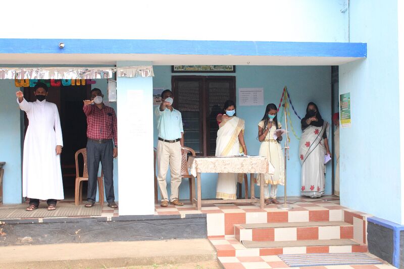 പ്രമാണം:BS21 KTM 45012 5.jpg