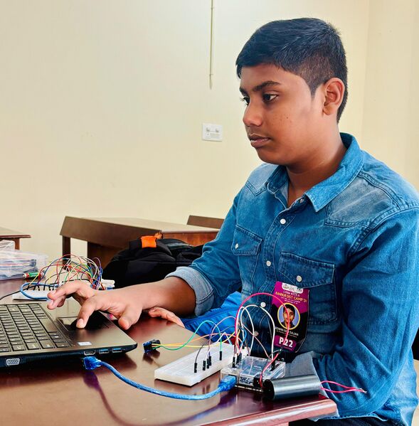 പ്രമാണം:13000 56.r.jpg