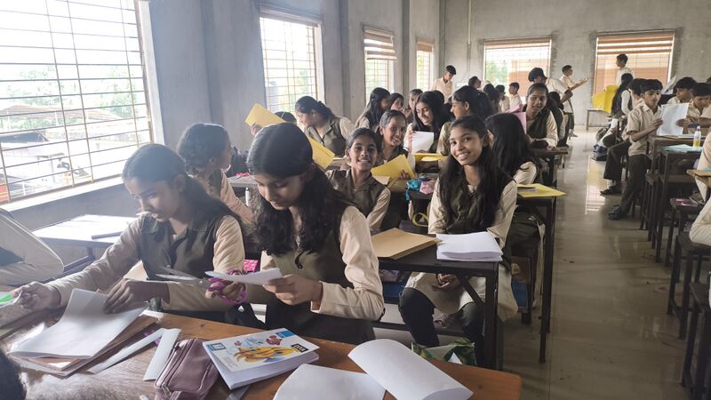 പ്രമാണം:16041 WE Book binding3 2025Sept.jpg