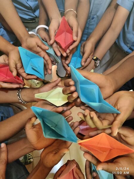 പ്രമാണം:18717 colourful boats..jpg