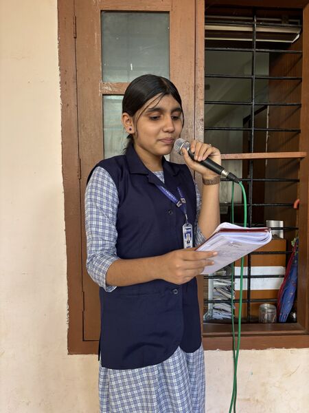 പ്രമാണം:19868-school radio-anchoring 1.jpg