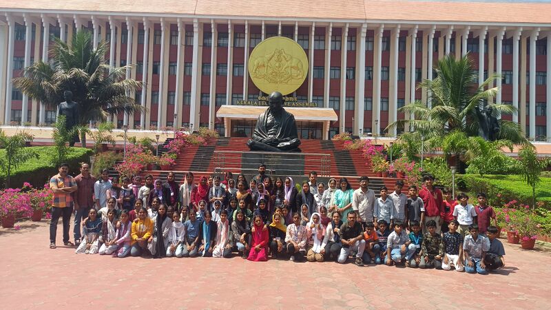 പ്രമാണം:19880-STUDY TOUR.jpg