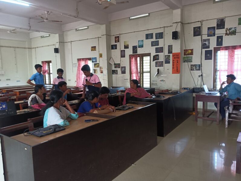 പ്രമാണം:42040-LK-AI Training-02.jpeg