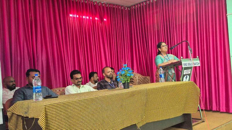 പ്രമാണം:Little genius5.jpg