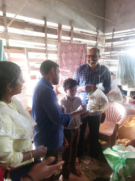 പ്രമാണം:13669 KNR MUSHROOM CULTIVATION 1.jpg