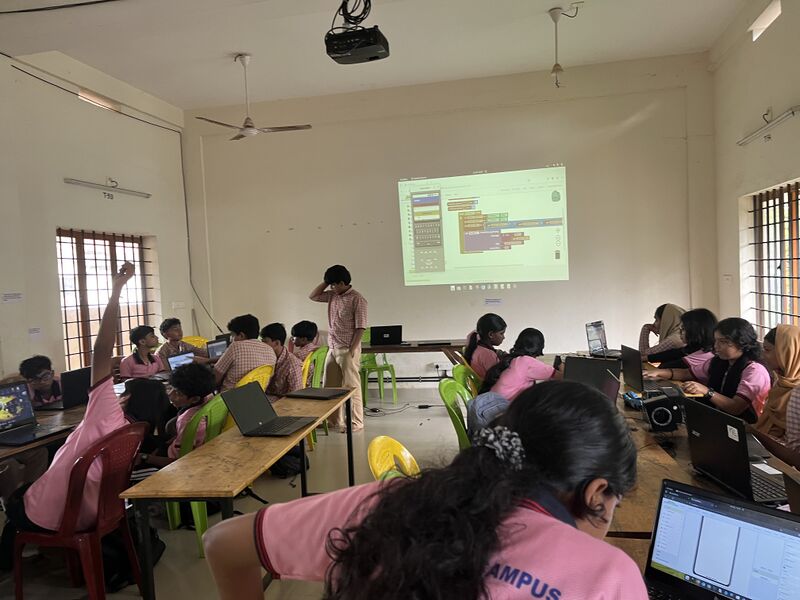 പ്രമാണം:19002 mob4.jpg