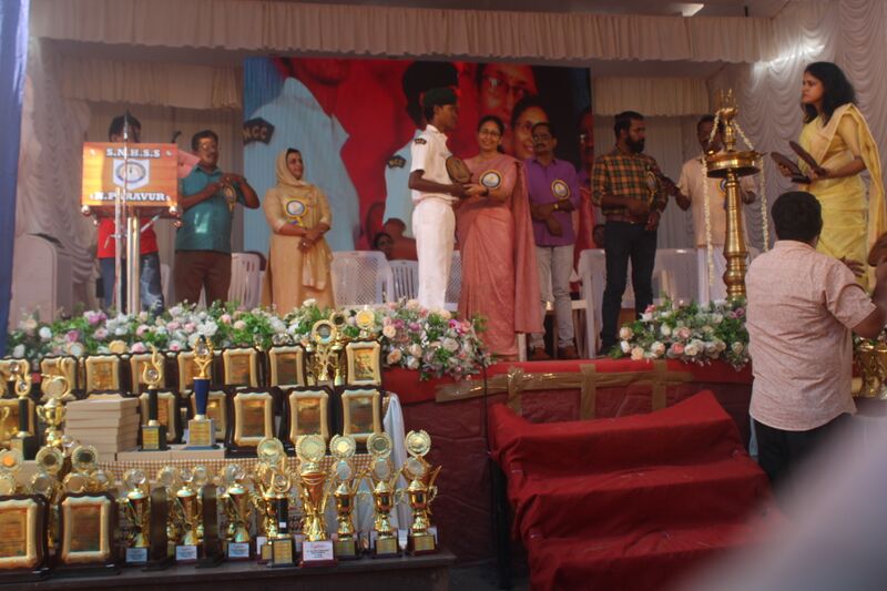 പ്രമാണം:25068 2025-26 annual day trophies.JPG