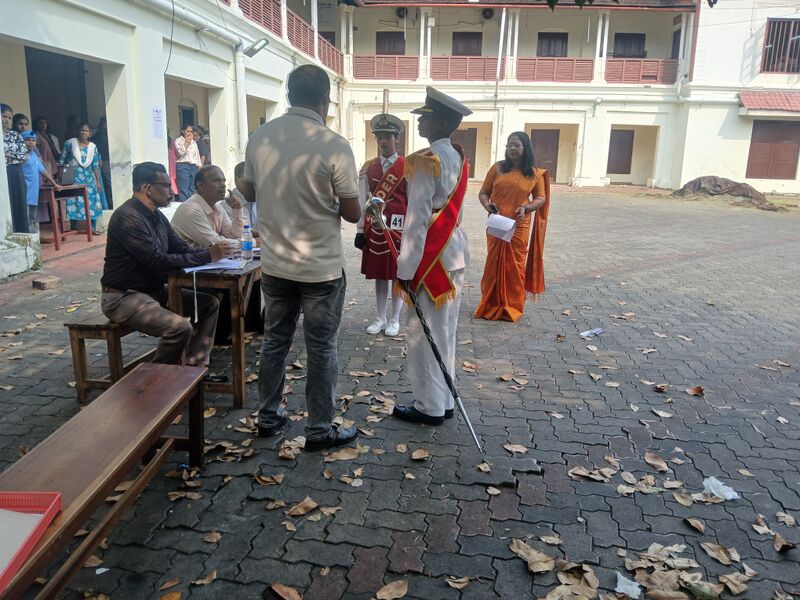 പ്രമാണം:26036 band 1.jpg