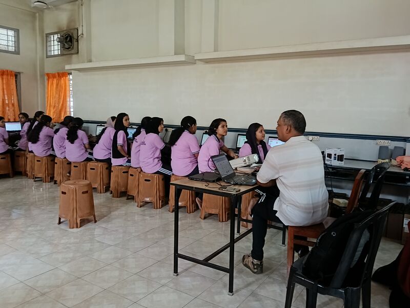പ്രമാണം:28002-9 remedial class28.jpg