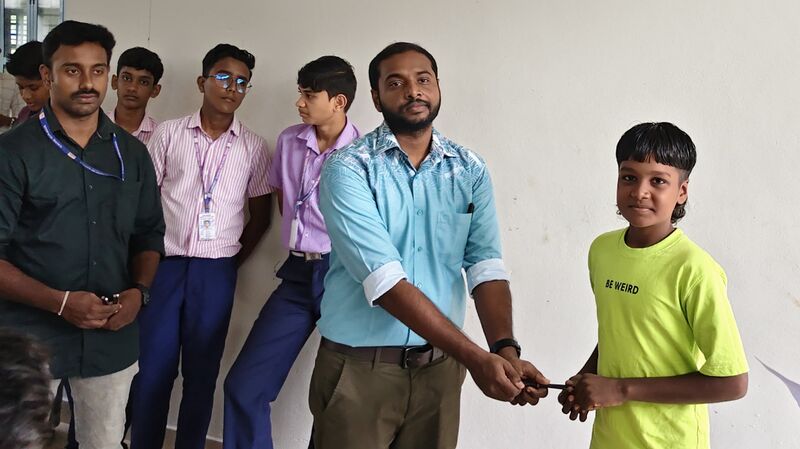 പ്രമാണം:32501 Mahin.jpg