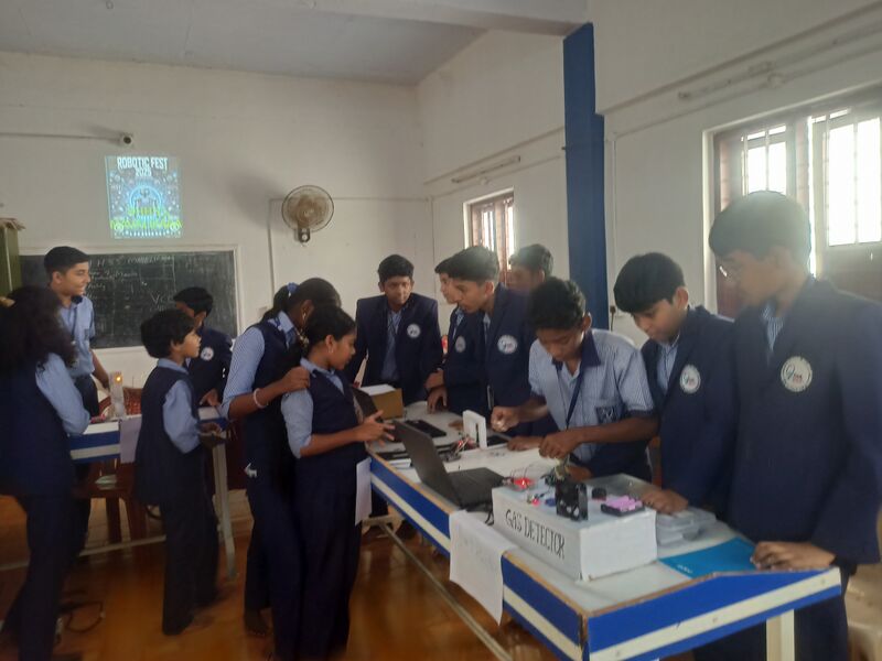 പ്രമാണം:36026 2025robotic4.jpg