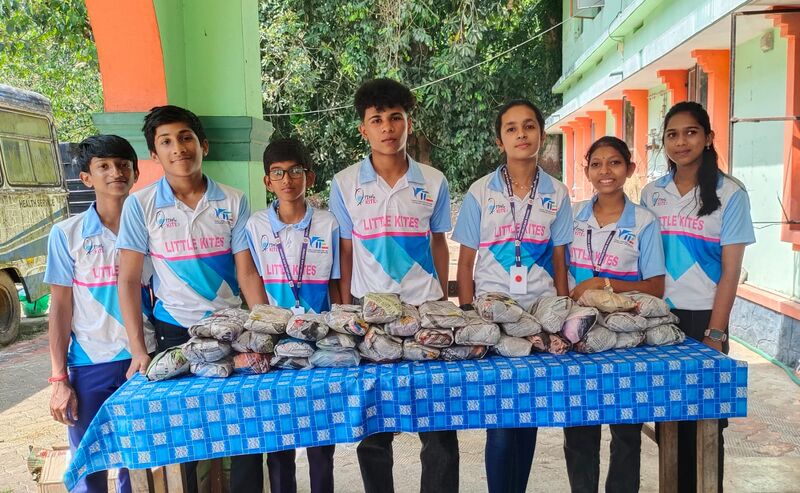 പ്രമാണം:38032 pta pothichoru1.jpg